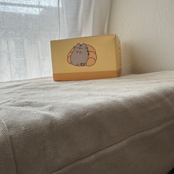 Pusheen Vinyl Figure - Carb Club/Cat Loaf Theme - Picture 4 of 6